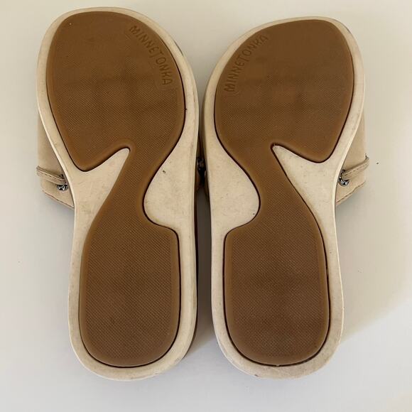 Minnetonka Cream Leather Slide Sandals Women's 6 US - Picture 7 of 8